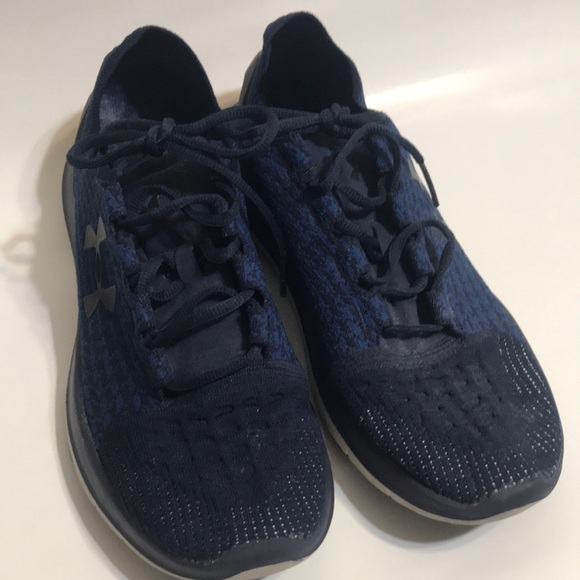 Under armor running shoes - Picture 1 of 4